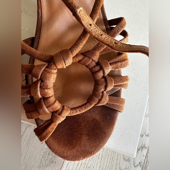 Sézane Gloria Sandals in Camel size 7/38 - Picture 9 of 16